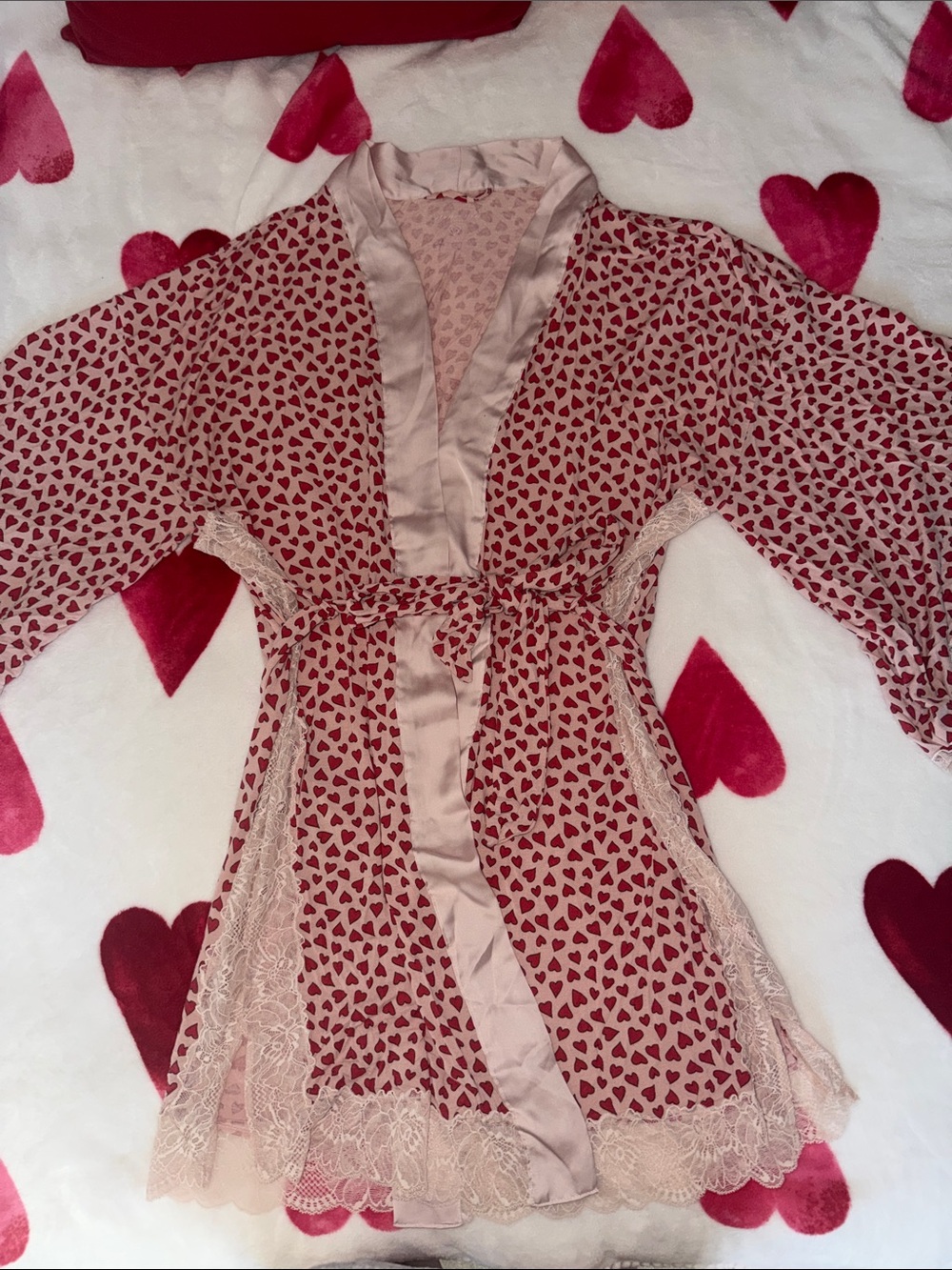 Victoria’s Secret Pink Heart-Print Satin Trim Lace Robe